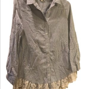 ♥️ Umgee striped ruffle hem shirt